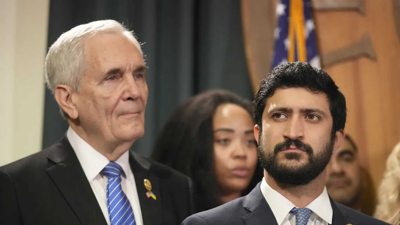 Featured image for Lloyd Doggett to Exit if Texas Redistricting Stands