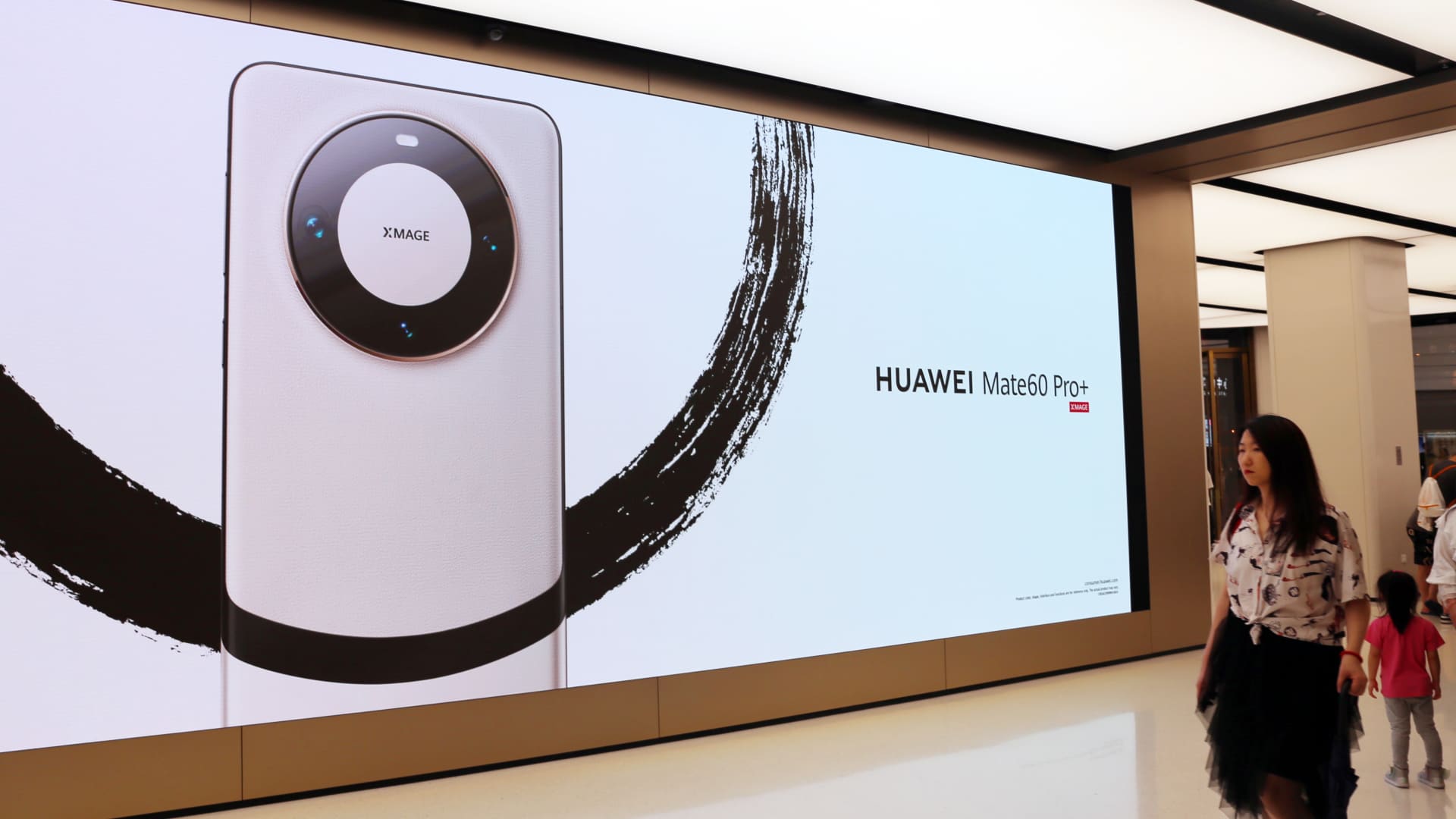 Huawei's 5G Smartphone Boosts Growth, Outpaces Apple in China