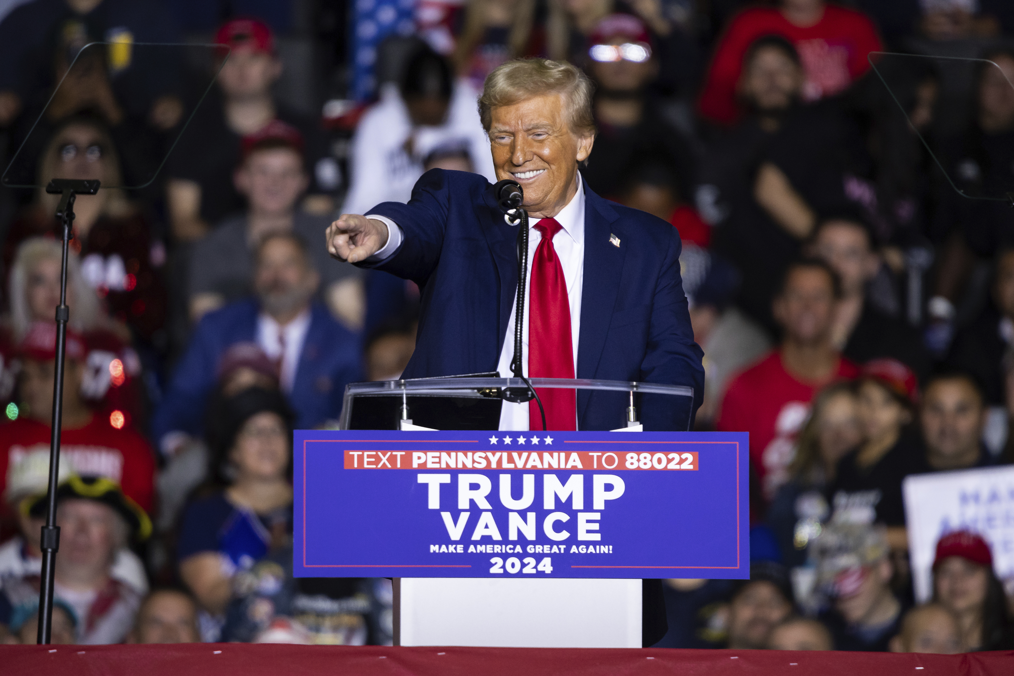 Trump Embraces Project 2025, Appoints Key Figures to Lead Federal Overhaul