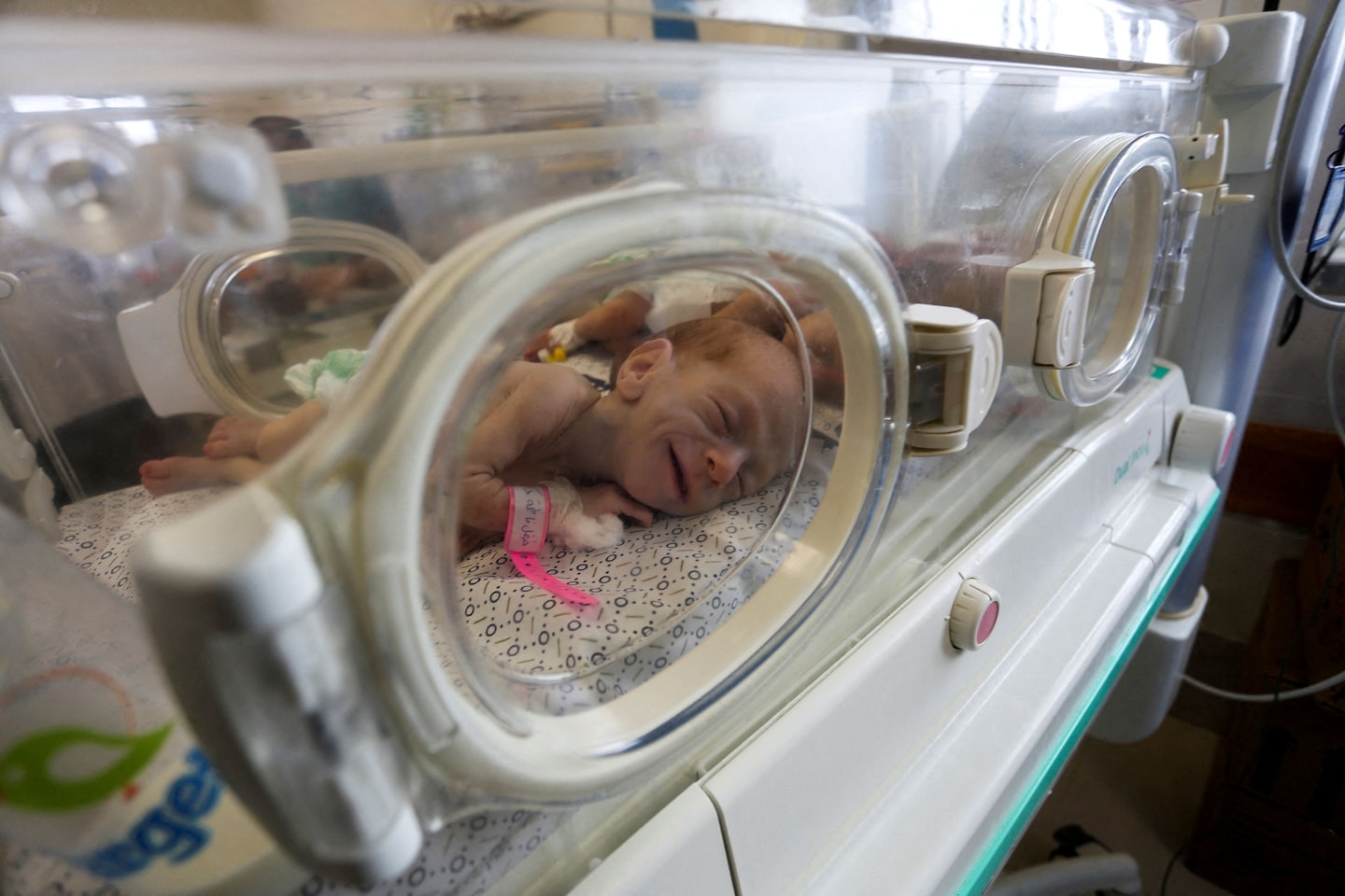 "Israel-Hamas Conflict: Live Updates on Gaza Crisis"