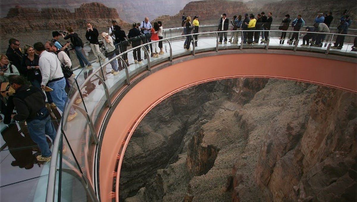 Fatal Fall: Man Plunges 4,000 Feet from Grand Canyon Skywalk