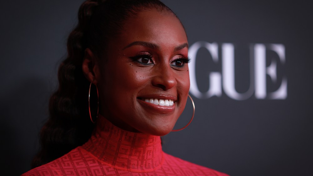Featured image for Issa Rae Criticizes Hollywood's Lack of Diversity and Smart Executives