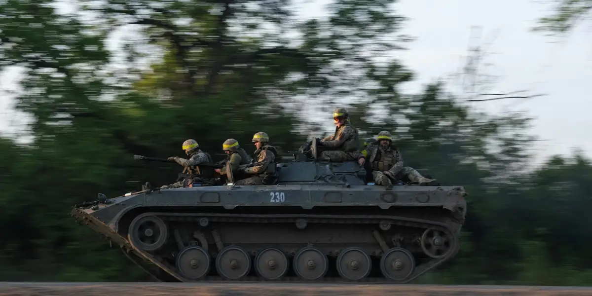 Insights into Russian Military Inexperience and Mercenary Withdrawals in Ukraine