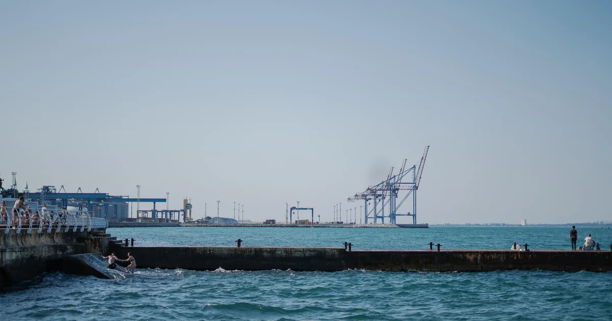 Featured image for Russian missile strike on Odesa kills at least 8 amid ongoing peace talks