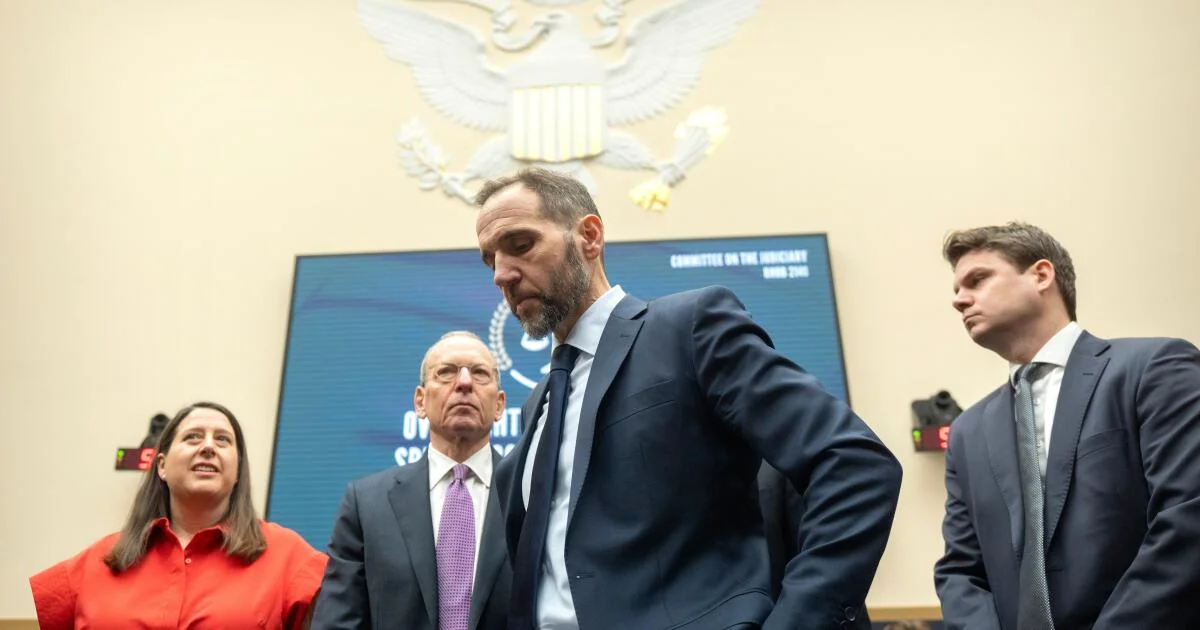 Smith defends Trump investigation, arguing Trump willfully broke the law before Congress