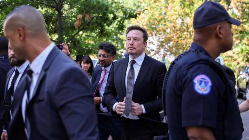 "Trump Courts Musk for Political Alliance and Advisory Role"