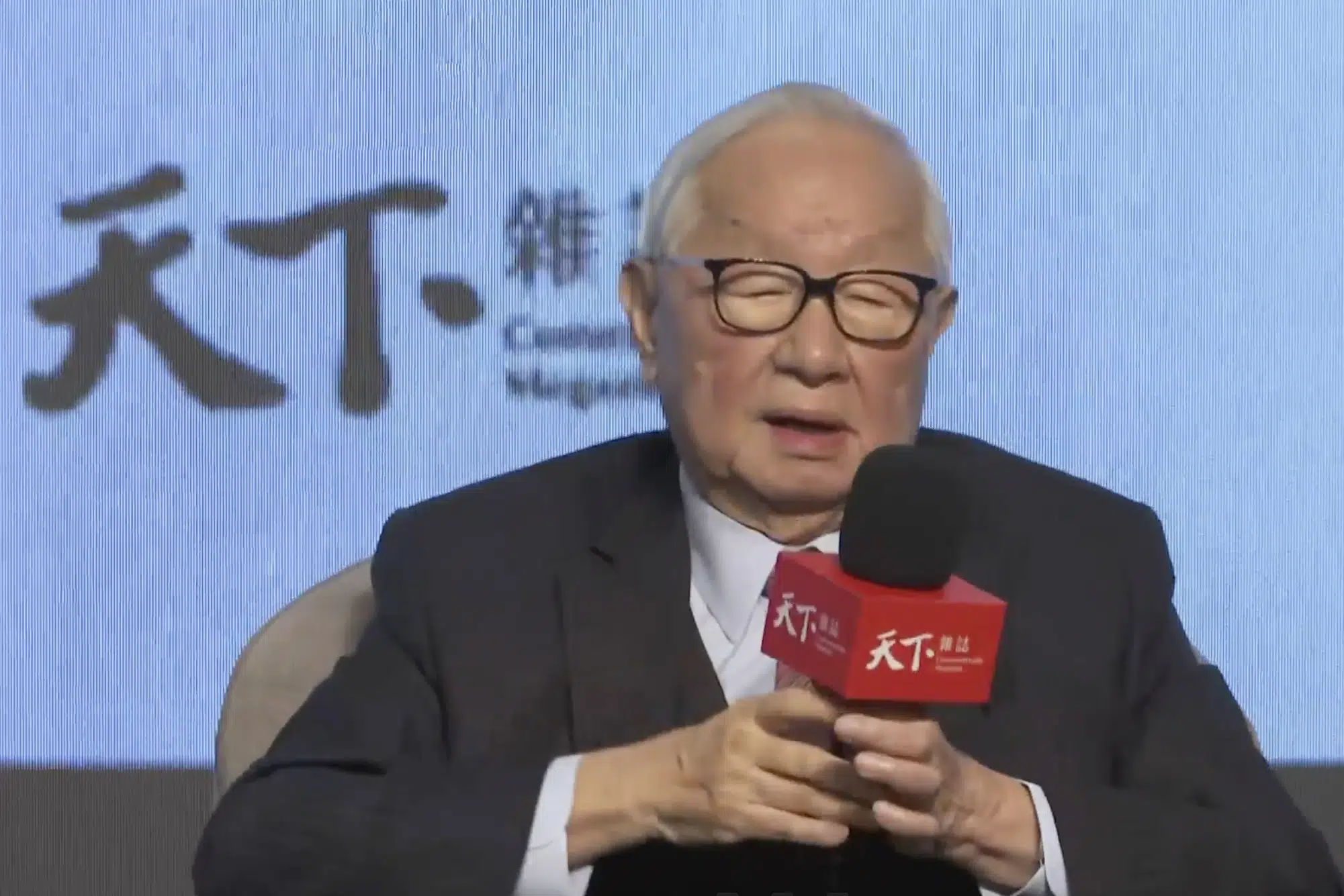 TSMC Founder Morris Chang Supports US Chip Sanctions on China, Warns of Increased Costs.