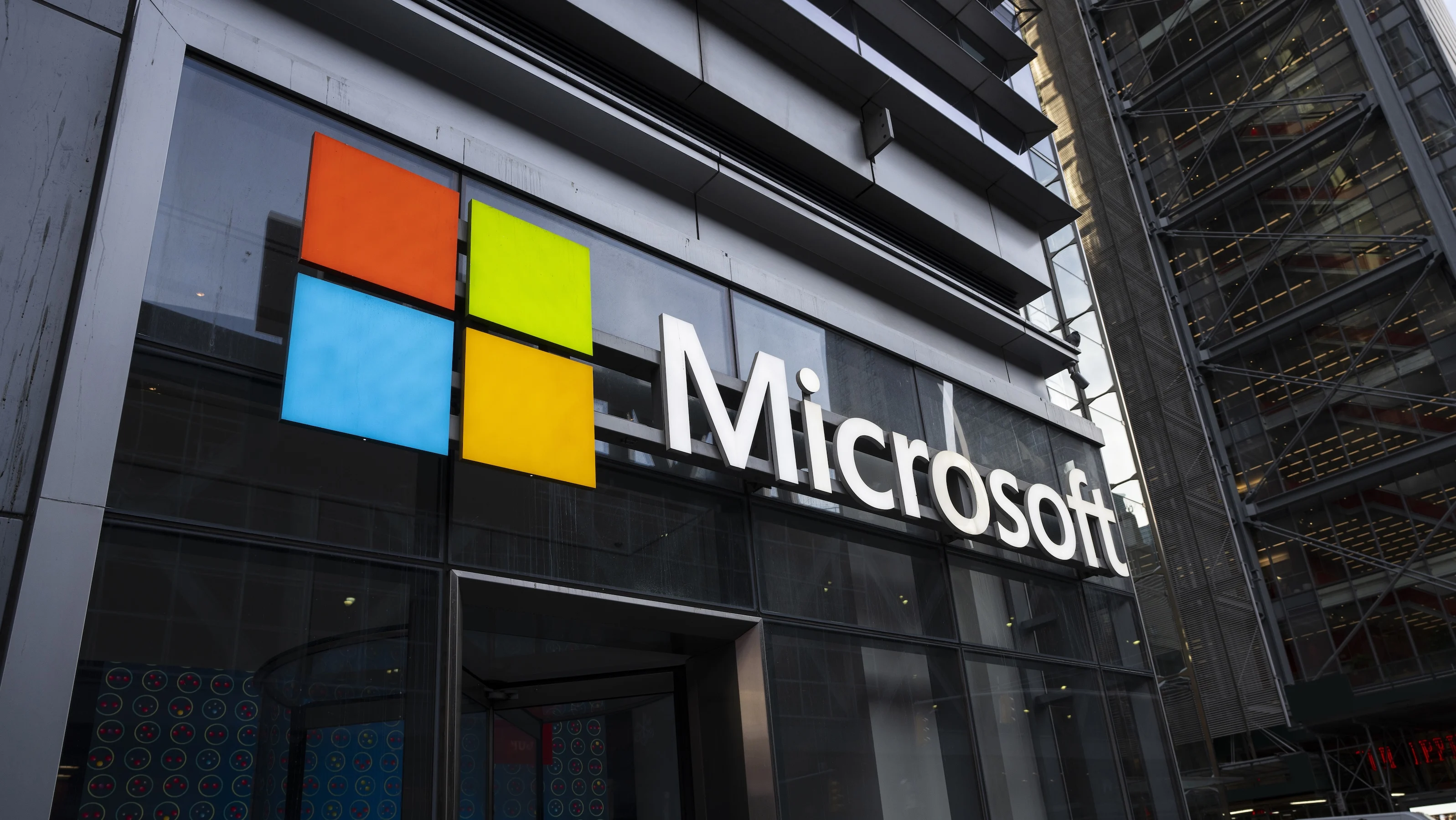 Microsoft Faces Backlash Over Handling of Major Global Outage