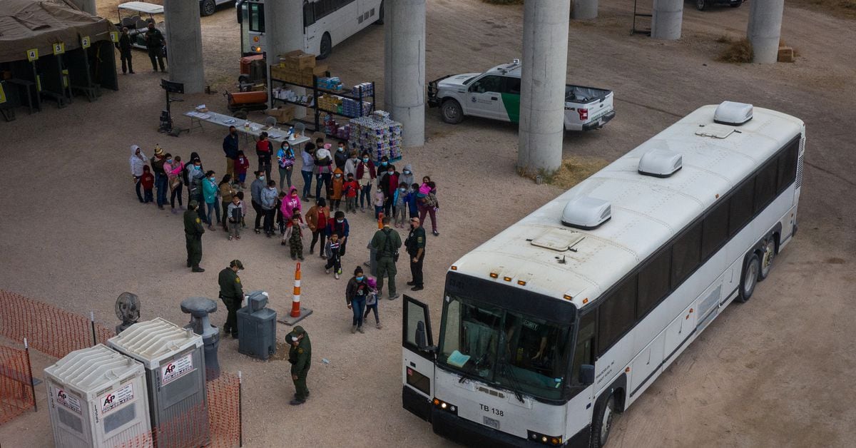 Appeals Court Dismisses Lawsuit Challenging Texas Migrant Transportation Ban