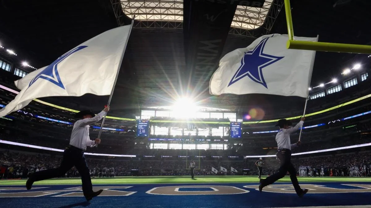 Featured image for AT&T Stadium Ceiling Piece Falls Before Cowboys Game