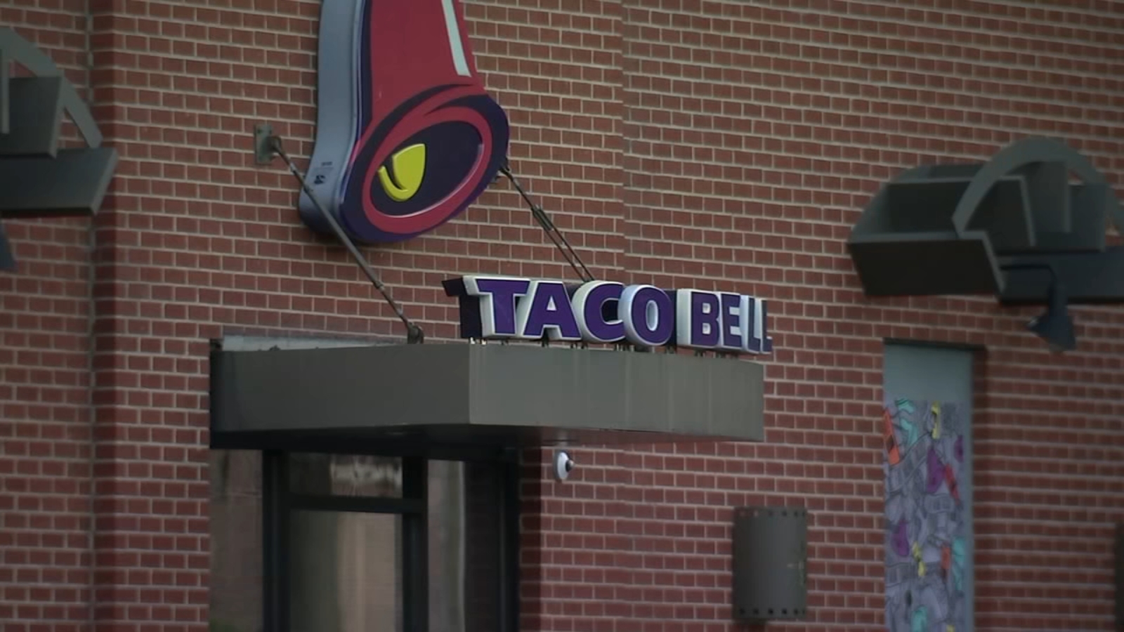 Taco Bell Employee Shot Over Incorrect Change