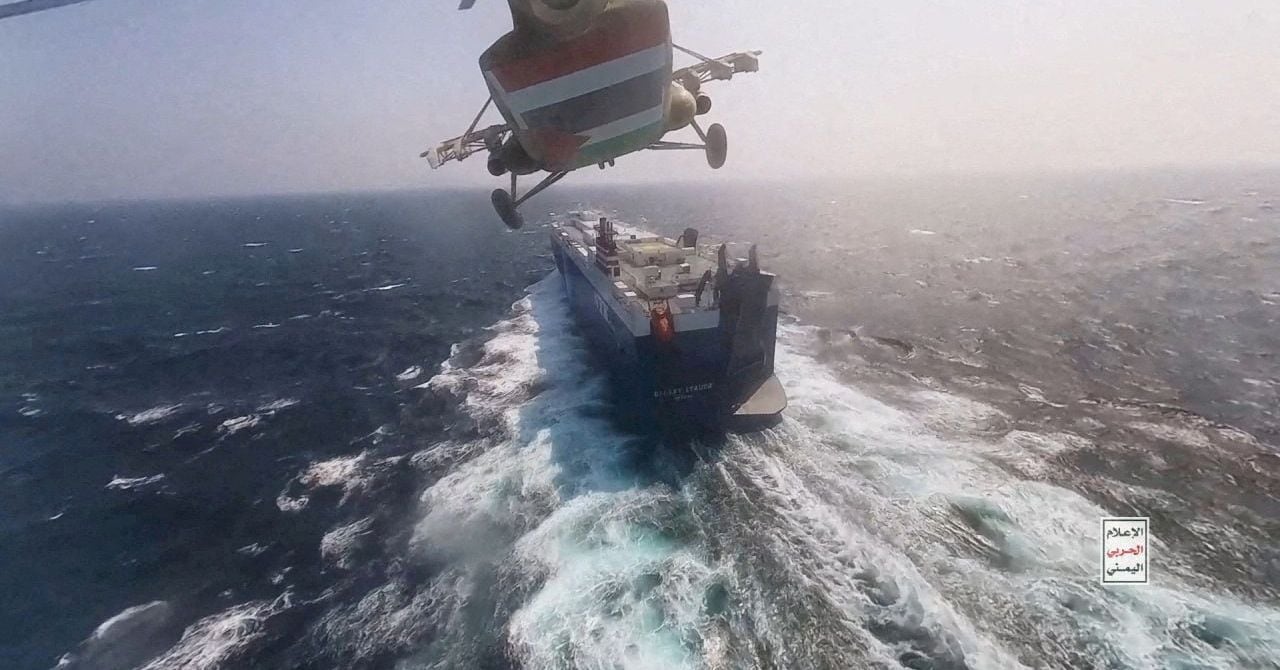 "US and UK Conduct Airstrikes Against Iran-Backed Houthis in Response to Red Sea Ship Attacks"