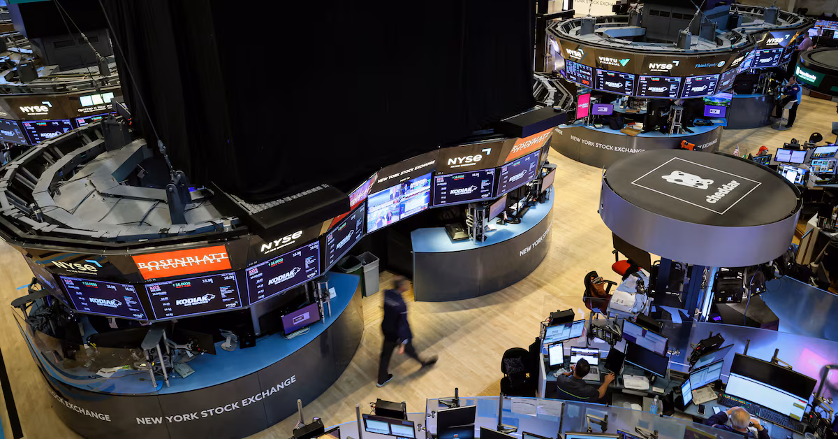 "Wall St Soars as Inflation Cools, Easing Rate Hike Concerns"
