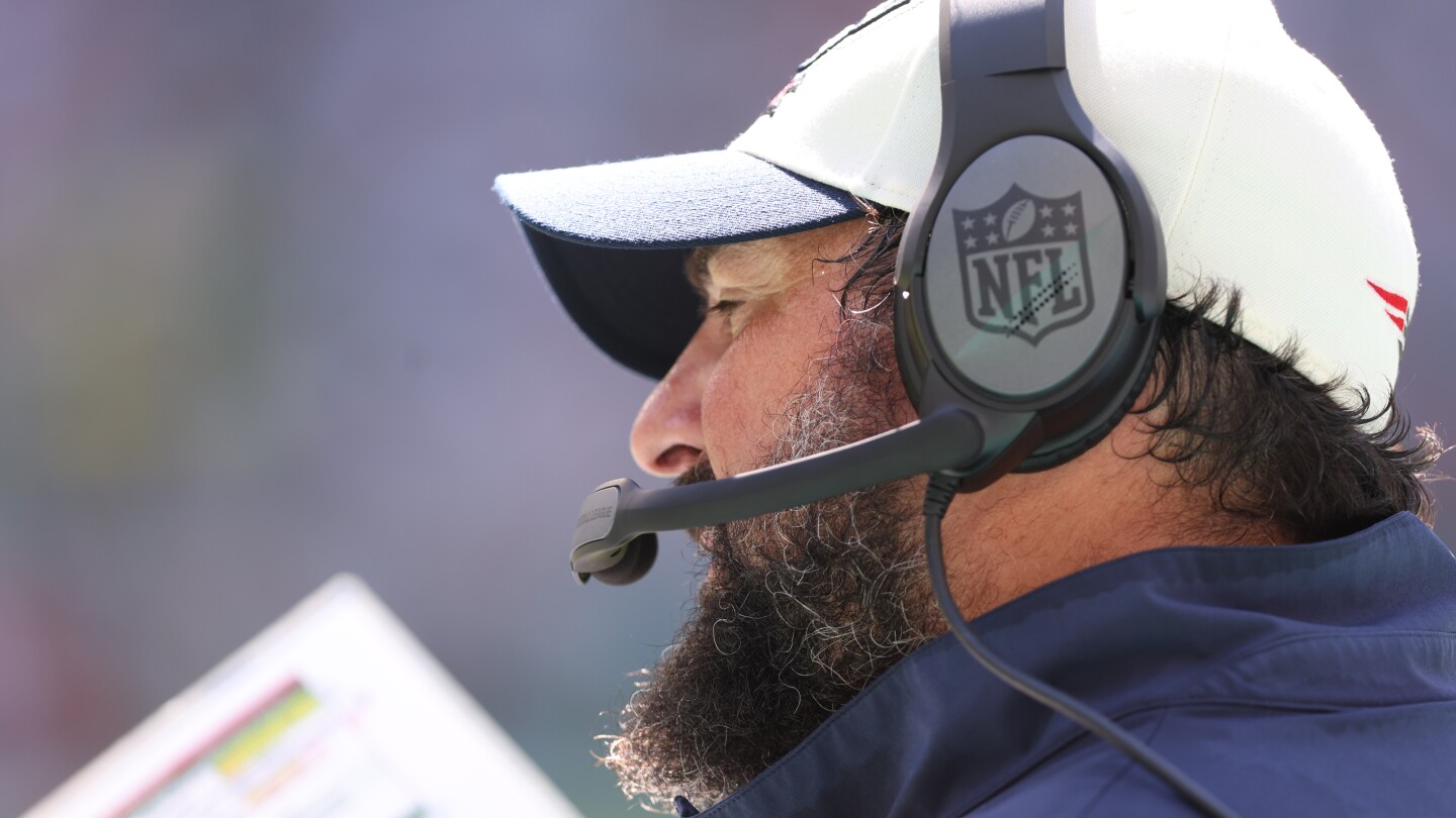 "Eagles' Matt Patricia Assumes Defensive Playcalling Duties, Sean Desai Shifts Roles"