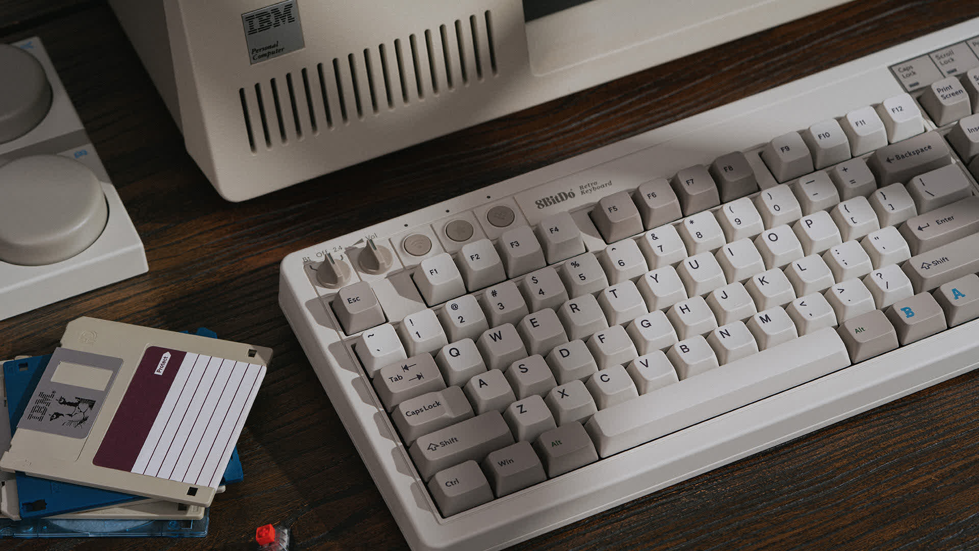Featured image for 8BitDo Revives IBM Model M with Retro Mechanical Keyboard and Numpad