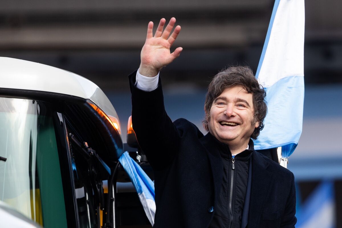 US Supports Argentina's Economy Amidst Financial Uncertainty