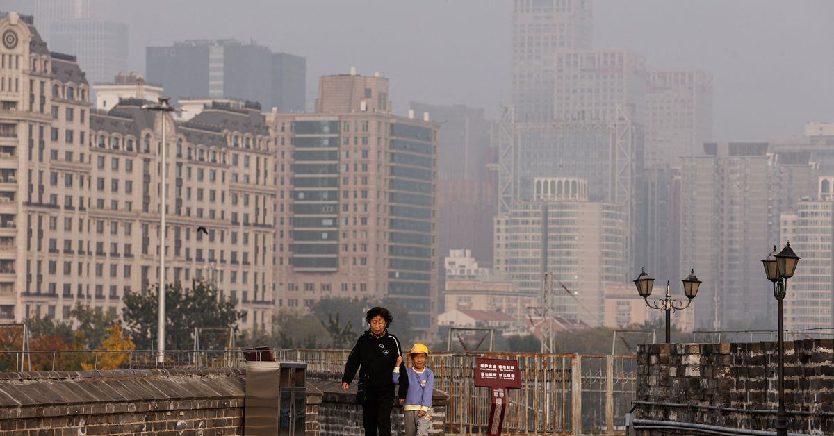 "China's North Plunged into Pollution Crisis as Smog Engulfs Region"