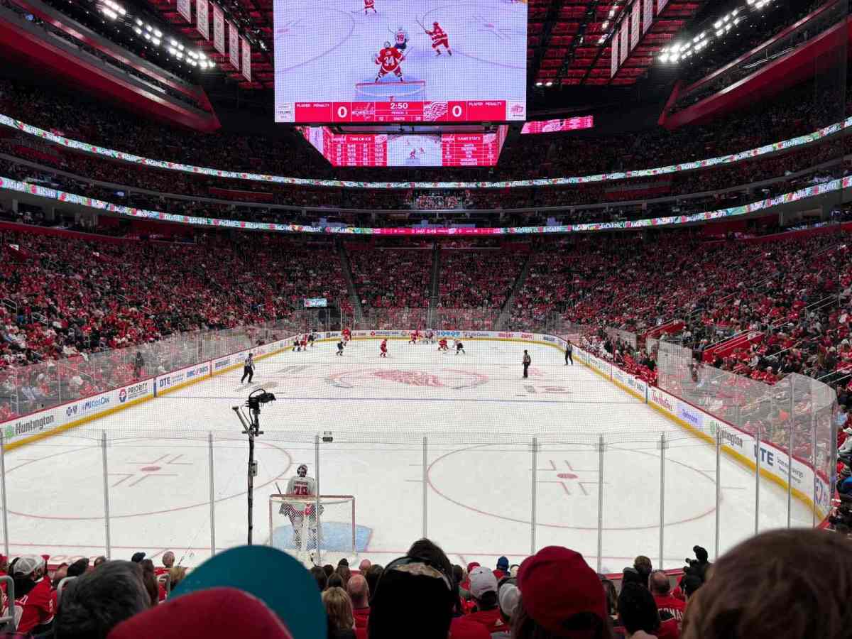 Featured image for "Capitals Secure Crucial 2-1 Victory Over Red Wings in Playoff Push"