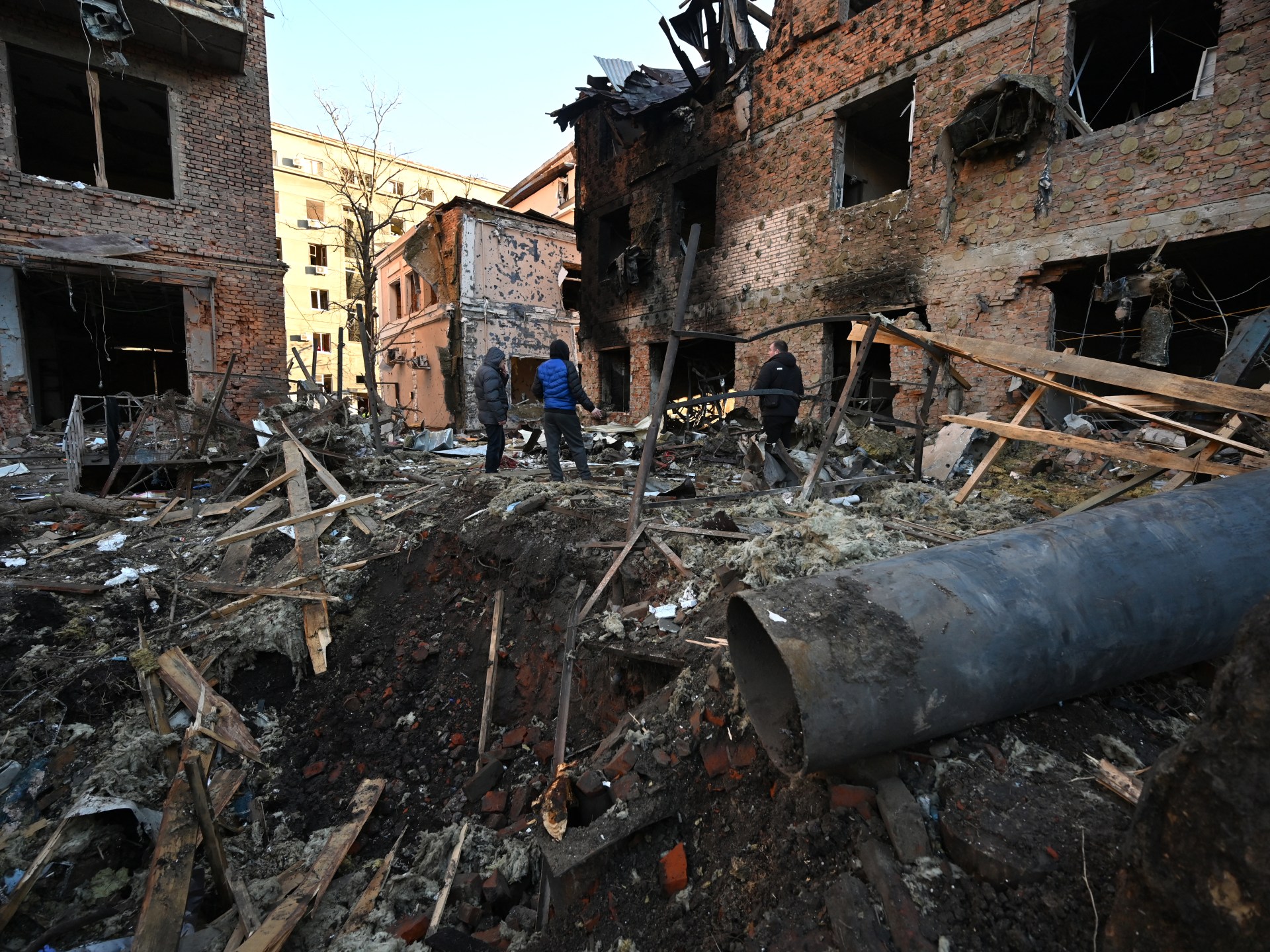 "New Year's Day Marked by Deadly Strikes and Mutual Accusations Between Ukraine and Russia"