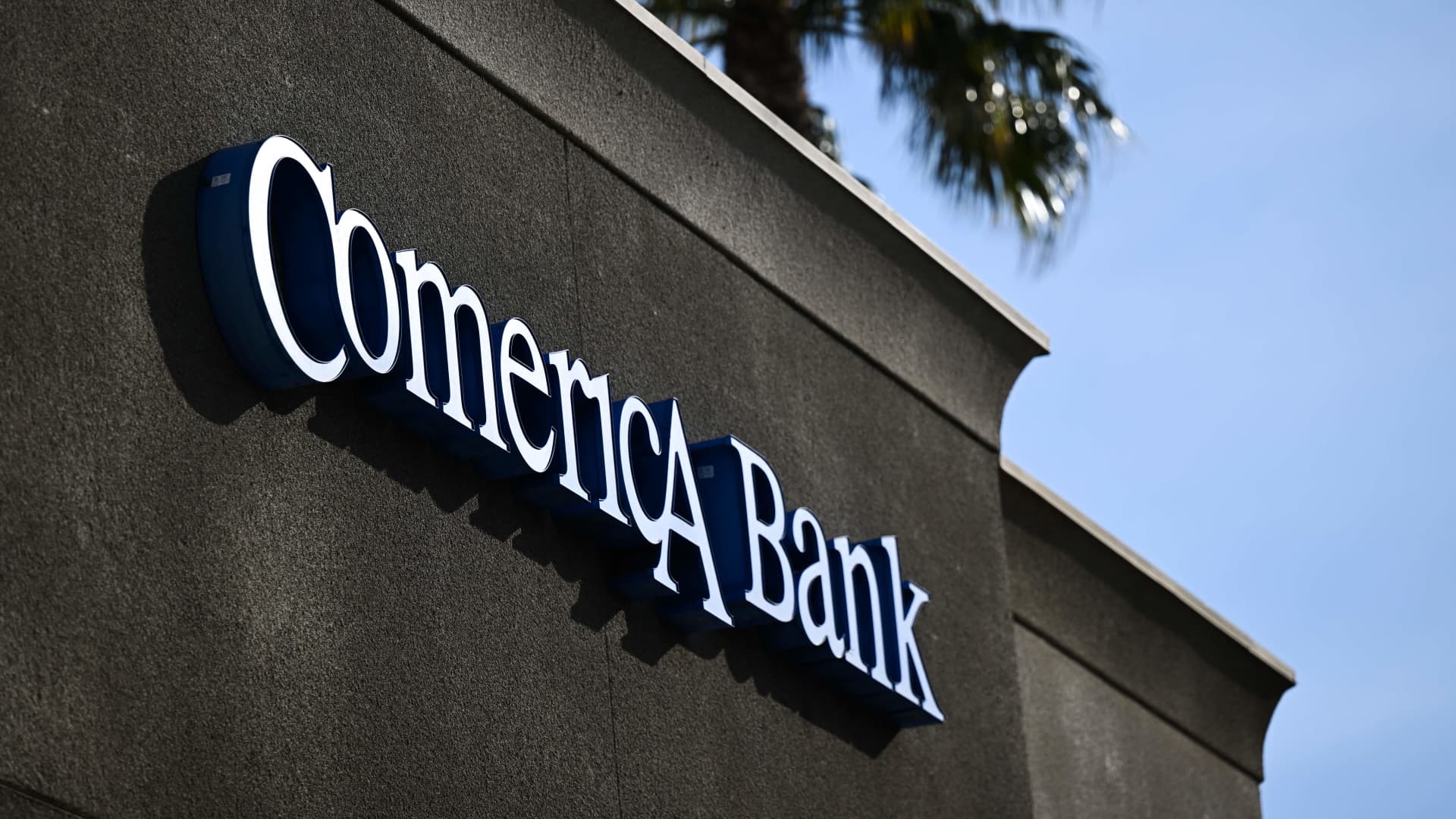 Featured image for Regional Banks Brace for More Pain as Interest Rates Rise