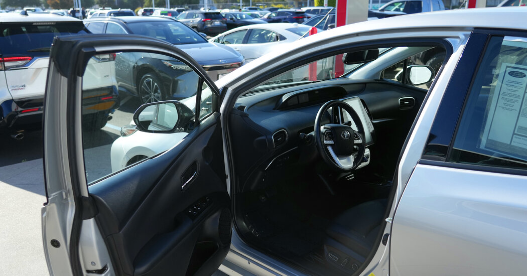 "Hybrid Cars Gain Momentum Amidst Electric Sales Slowdown"