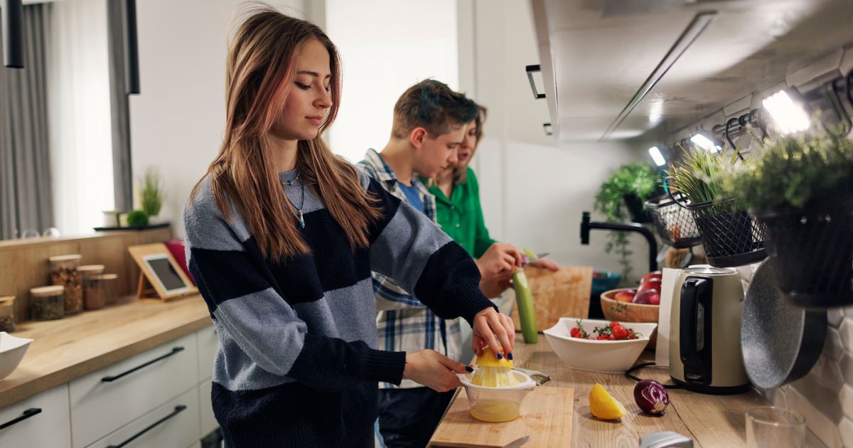 Featured image for "Combat Chronic Inflammation with These Diet Tips and Foods"