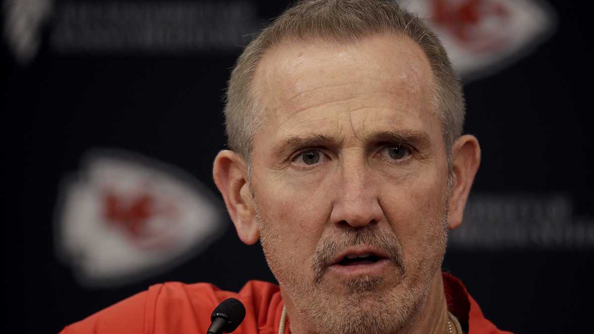 Featured image for "Chiefs Extend Defensive Coordinator Steve Spagnuolo's Contract"