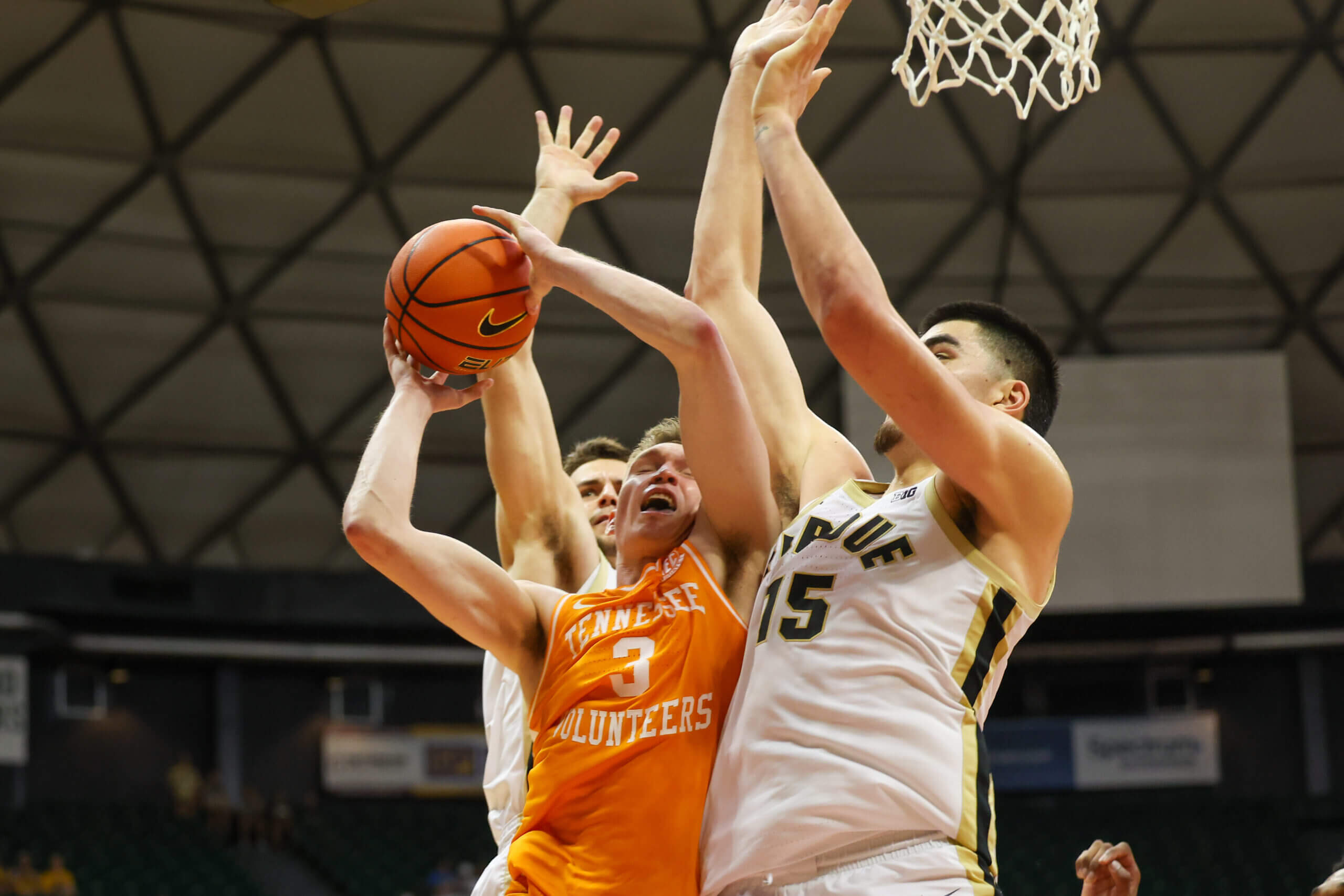 "High-Stakes Showdown: Tennessee vs. Purdue in NCAA Tournament Elite Eight"