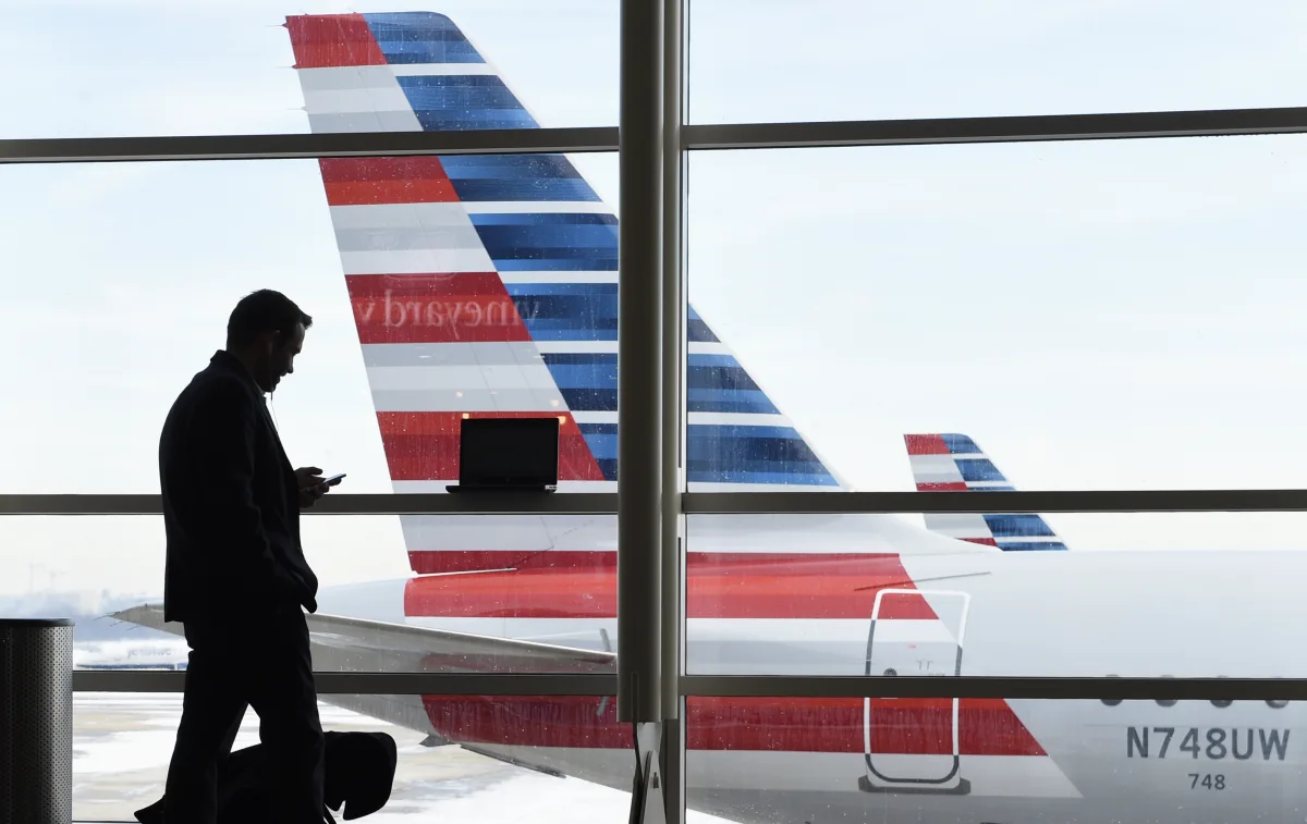 Featured image for American Airlines Expands Boarding Line Control Tech to 100+ Airports