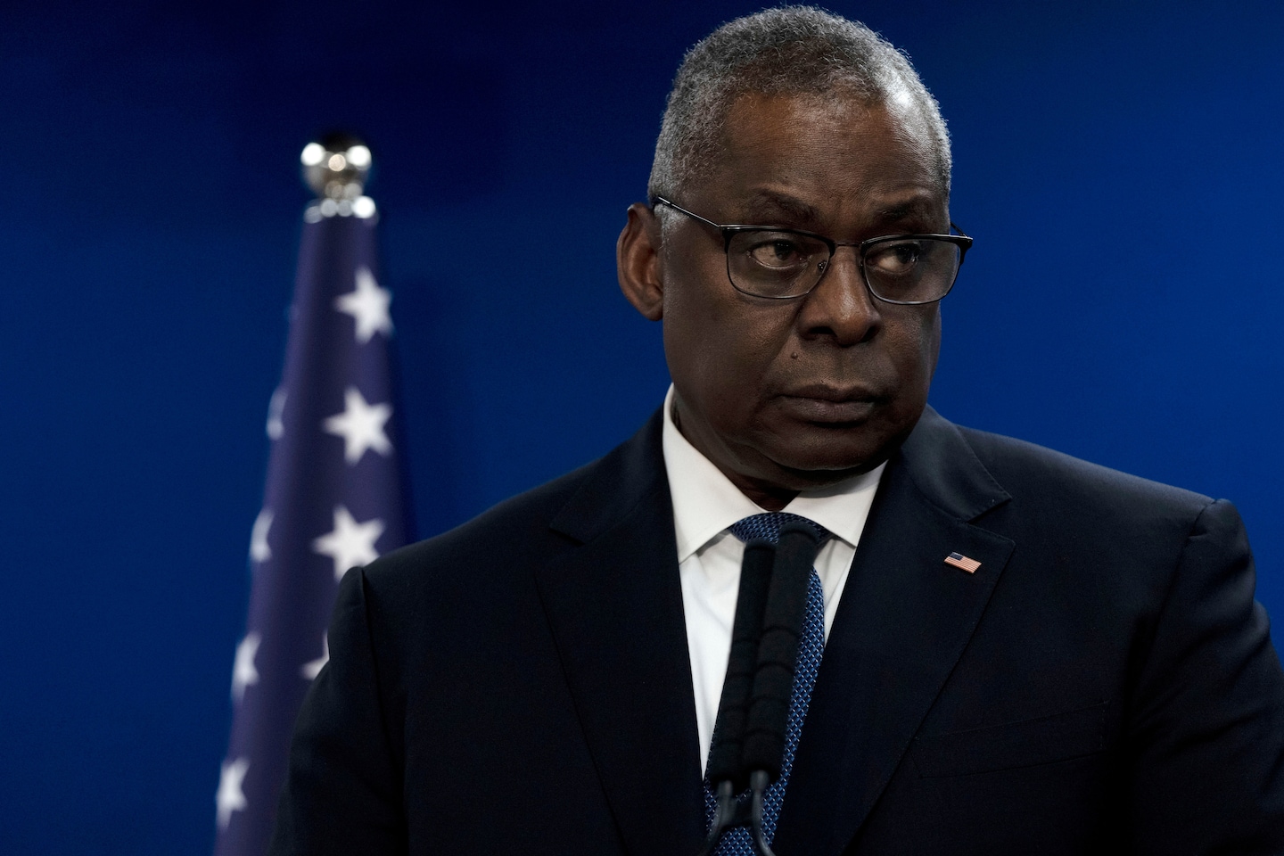 "911 Call Reveals Effort to Keep Lloyd Austin's Emergency Transport 'Subtle'"