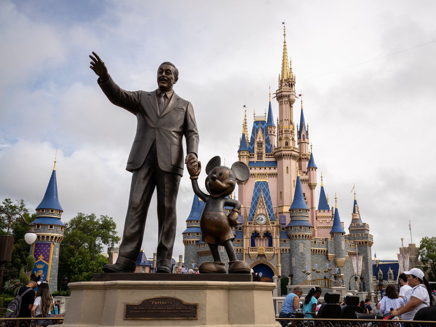 Disney and Florida Governor DeSantis Reach Settlement in Tourism Lawsuit