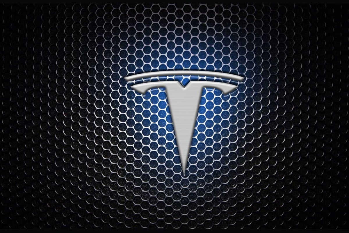 Insiders Sell Tesla and Buy SecureWorks and Affinity Bancshares