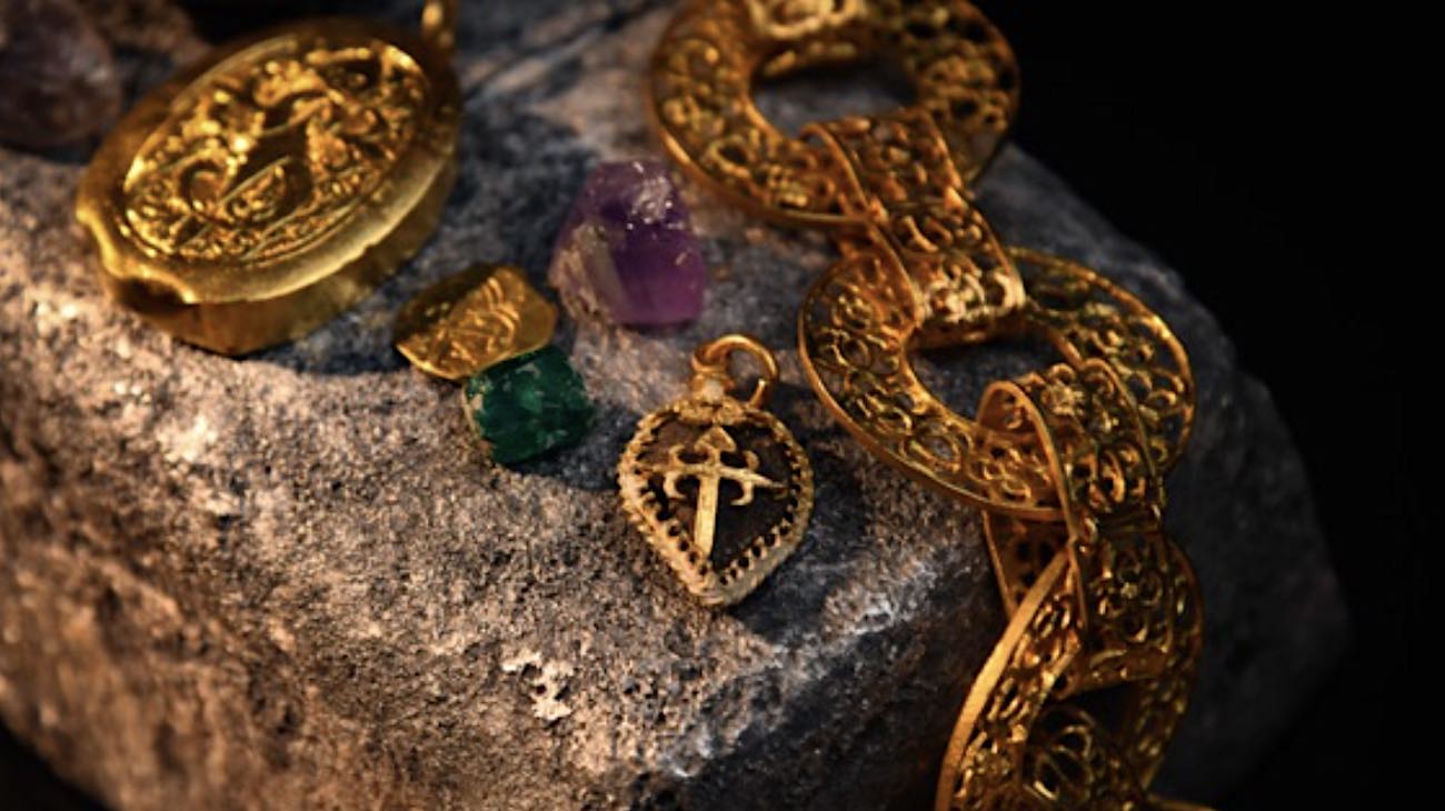 Unearthing the Sunken Riches: Exploring the Legendary Maravillas Shipwreck's Scattered Trail