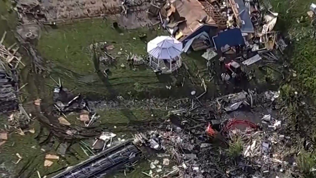 Texas Storms Leave Over 800,000 Without Power, More Severe Weather Expected