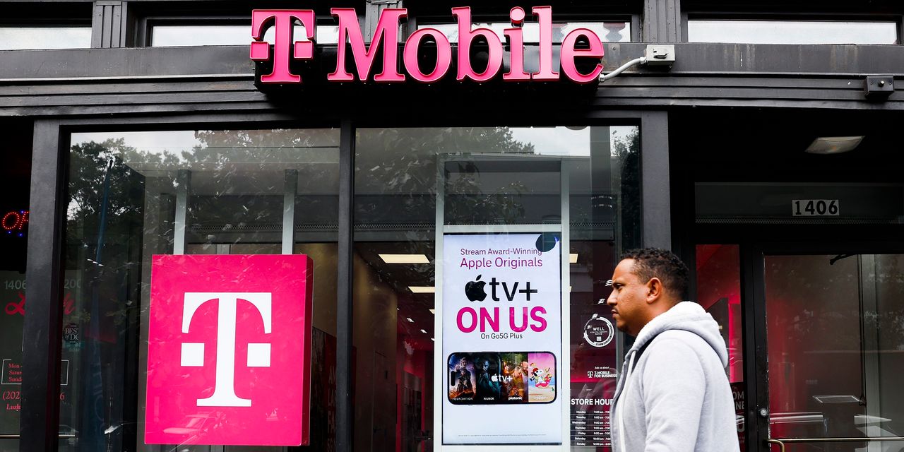 Featured image for T-Mobile Customers: Avoid Pricey Plan Changes and Save Money