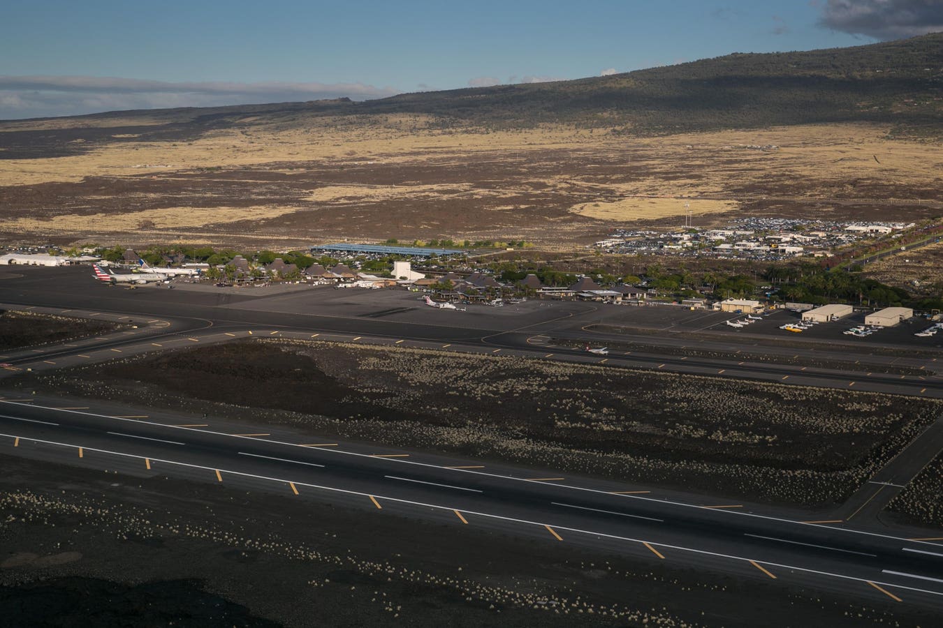 Featured image for Kona Airport Reopens After Runway Repairs