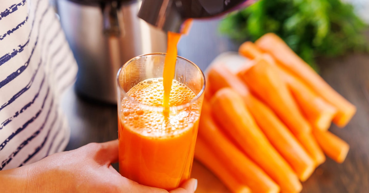 Featured image for "Dietitians Weigh In: Pros and Cons of Carrot Juice for Your Health"