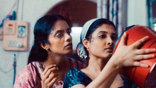 Featured image for Kevin Hart's Viral Moments & Nicki Minaj's Amsterdam Arrest