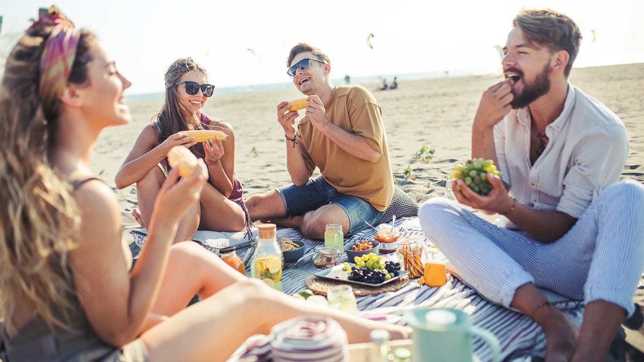 Expert Tips for Healthy Eating on Vacation and Traveling Abroad
