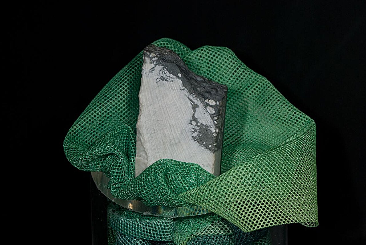 Featured image for Scientists Develop Kryptonite-Like Mineral for Sustainable Energy