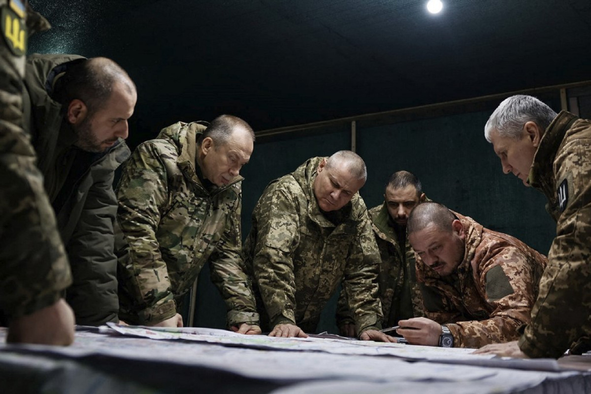 Featured image for "Ukraine's Military Leadership Faces Complex Challenges Amid Shake-Up"