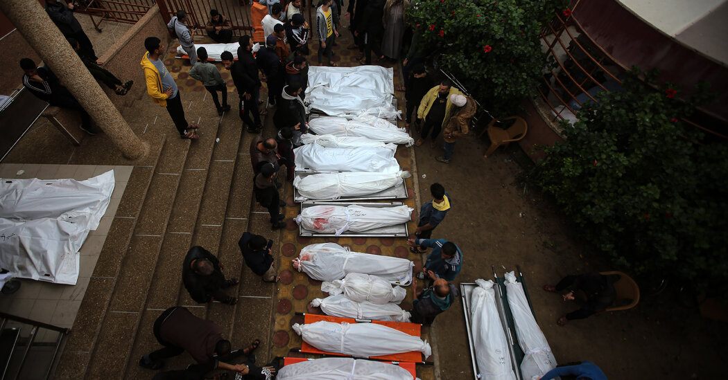 "Israel-Hamas War: Gaza Death Toll Surpasses 20,000 Amidst Truce Talks and Aid Delays"