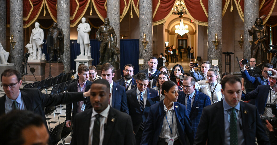 "Congressional Maneuvers: Overcoming GOP Resistance to Ukraine Aid"