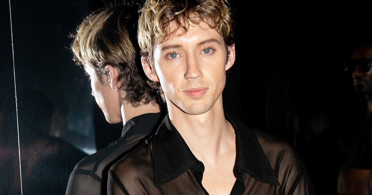 Featured image for The Rise of AI in Music: From DeepMind's Pop Star Clone to YouTube's Generative AI