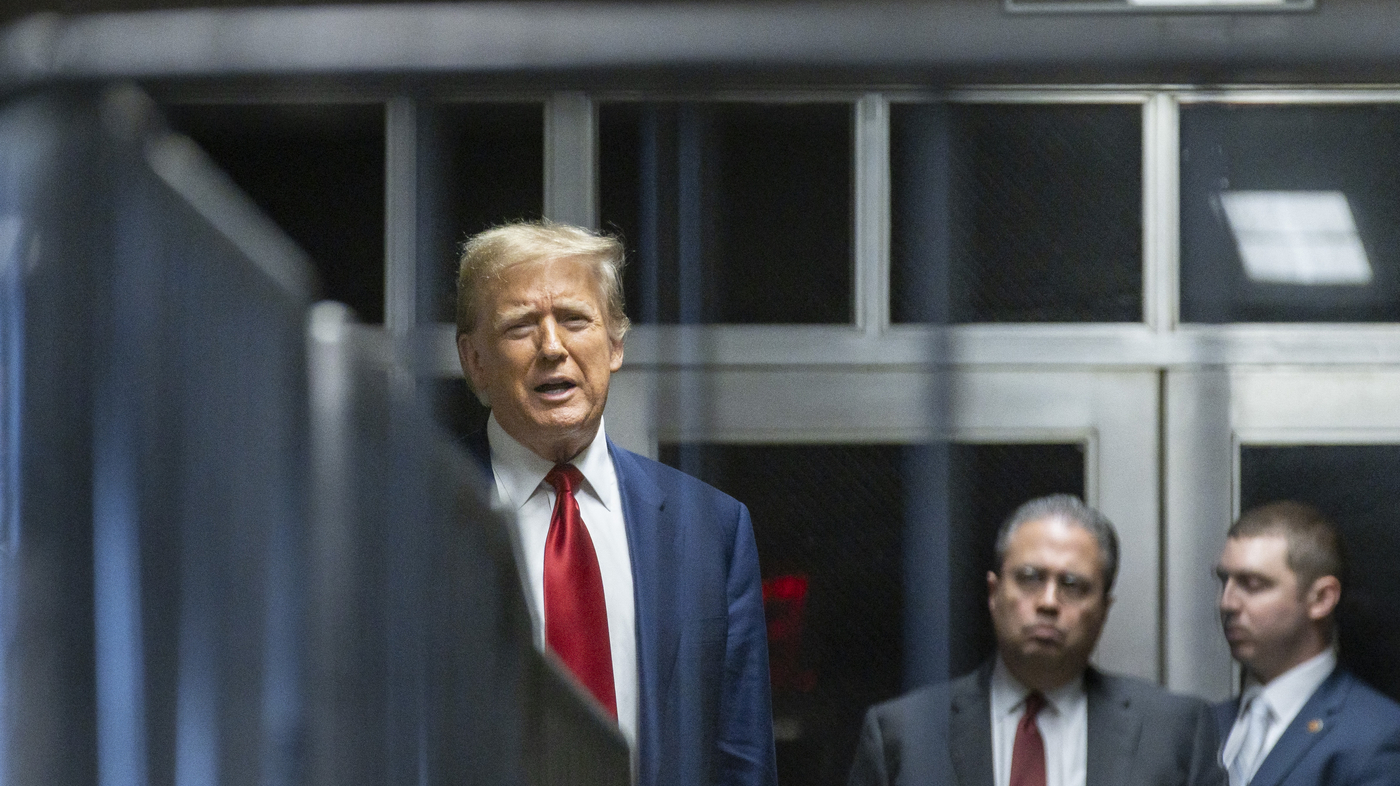 "Judge Imposes Limited Gag Order on Trump in Hush Money Trial"