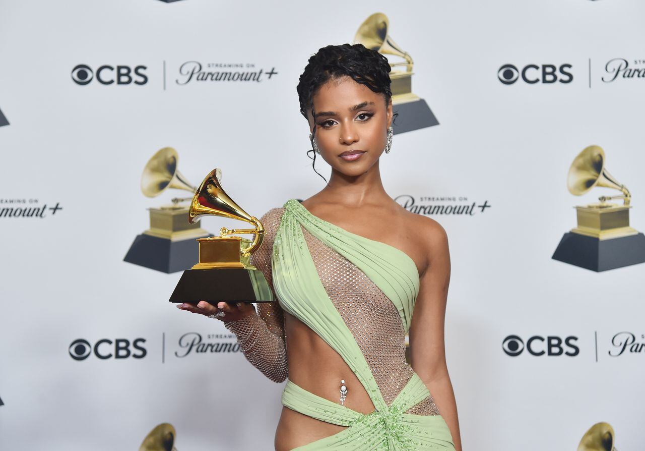 Featured image for "Tyla Cancels North American Tour Due to Worsening Injury"