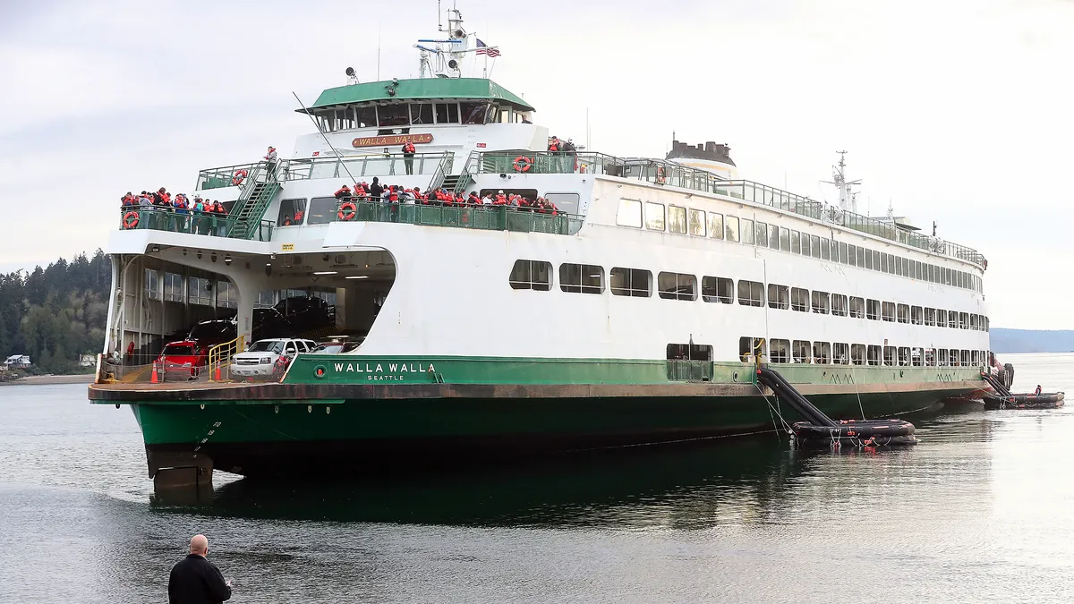 Featured image for Multiple Ferries Grounded Near Bainbridge Island, Stranding Hundreds