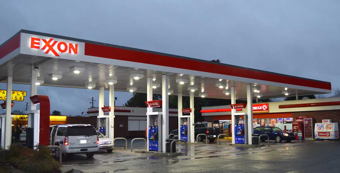 Featured image for Exxon and Chevron Q3 Earnings Decline Amidst Low Oil Prices