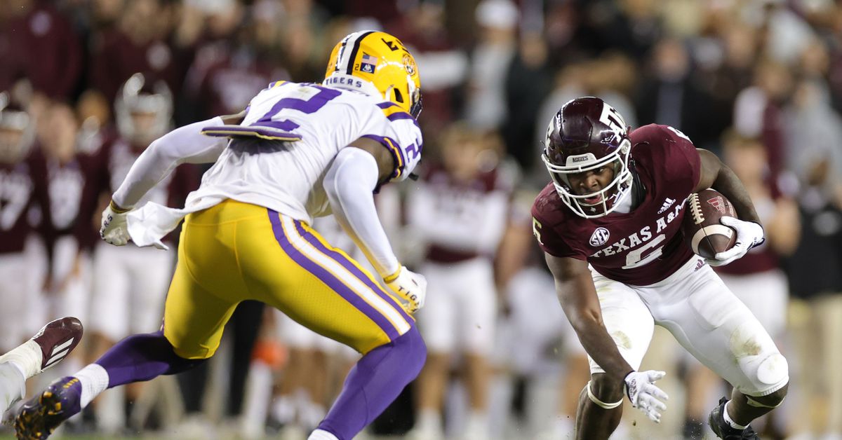 "Denver Broncos' Potential Draft Moves: Edge Defenders, QBs, and Trade Ups"