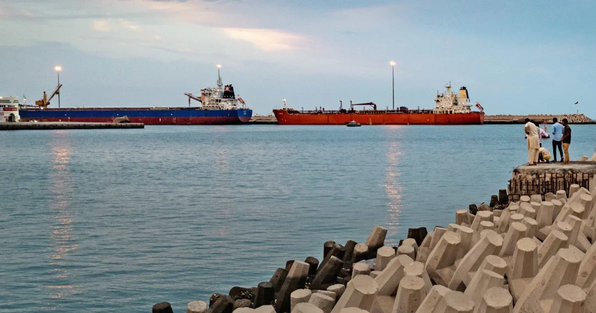 Markets Slip as Iran Talks Doubts Lift Oil Prices